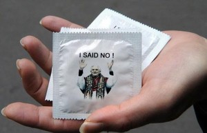 Los condones del papa 1