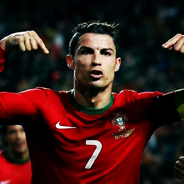 Celebración de Cristiano Ronaldo Eu Fico Aquí