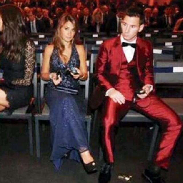 Traje rojo de Leo Messi Balón de Oro 2013